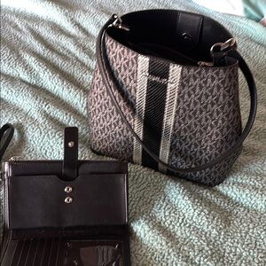MICHAEL Michael Kors Black and Gray Shoulder Bag with matching billfold